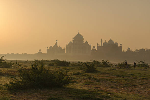 istock Foggy Morning at Taj Mahal 485871148