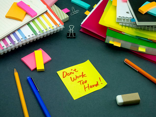 istock Somebody Left the Message on Your Working Desk 485873910