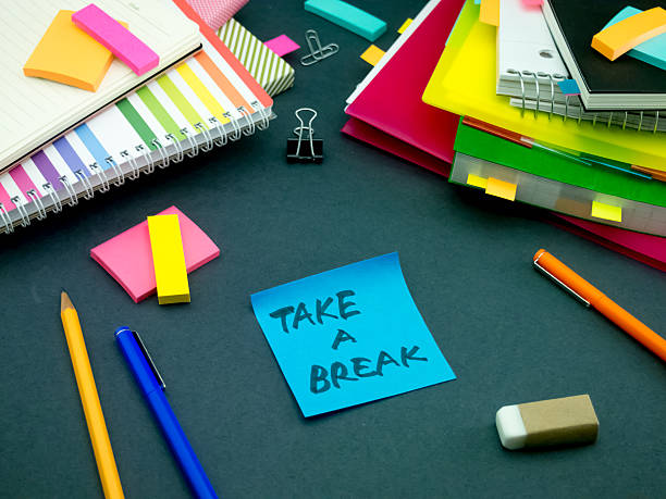 istock Somebody Left the Message on Your Working Desk 485874120