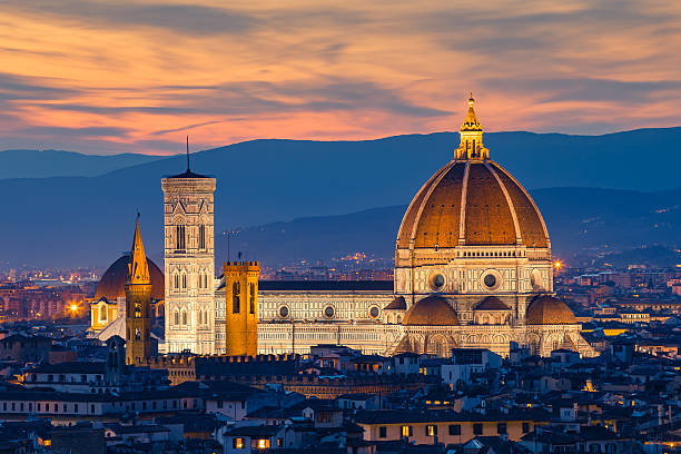 istock Twilight at Duomo Florence in Florence, Italy 485880076