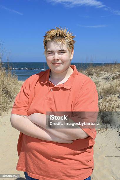 Foto de Início Menino Adolescente e mais fotos de stock de Adolescente - Adolescente, Adolescência, Autismo