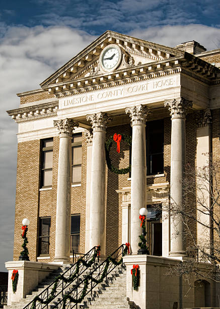 istock Historical Circa 1919 Limestone County Courthouse 485883082