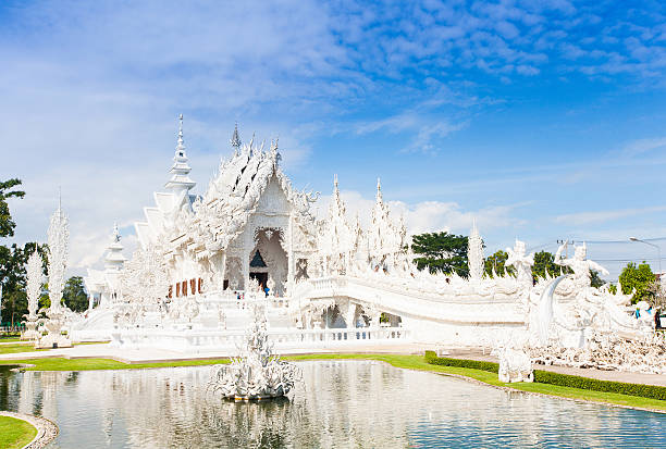 istock Wat Rong Khun (White temple) in Chiang Rai province 485884021