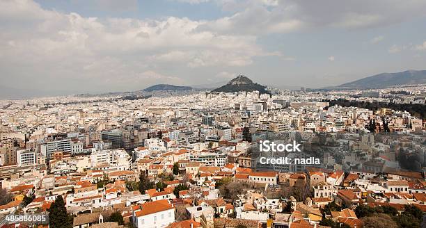 Viejos Edificios En La Ciudad De Atenas Foto de stock y más banco de imágenes de Aire libre - Aire libre, Antiguo, Arquitectura