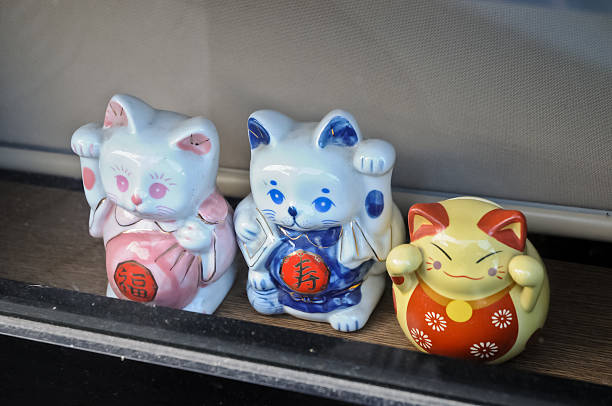 istock Japanese money cat ceramic dolls 485893164