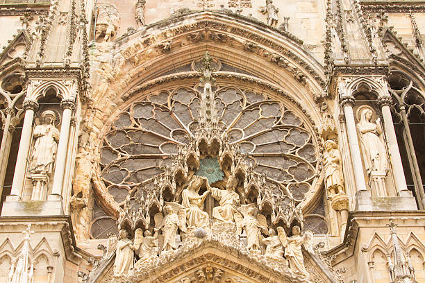 fachada catedral de reims - catedral de reims fotografías e imágenes de stock