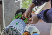 fiber-optic-techniker-rolls-glasfaserkabel.jpg?b=1&s=170x170&k=20&c=7IKsFPetA_vakyq2QNdcf8FbZ1NzZmqvLbydqcMZgYg=