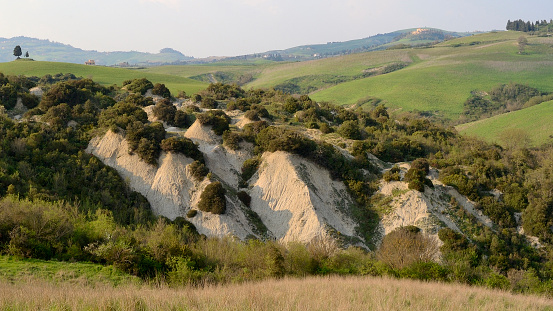 Calanchi toscani cuneiformi photo