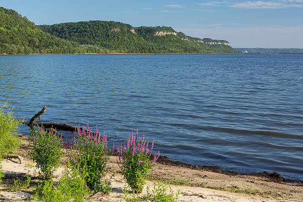 60+ Lake Pepin Stock Photos, Pictures & Royalty-Free Images - iStock | Lake pepin minnesota