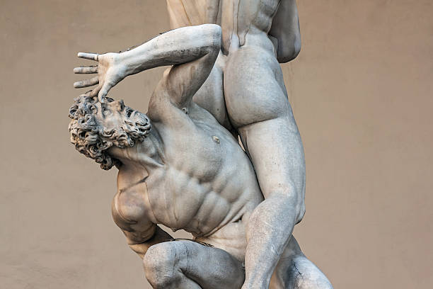 piazza della signoria, esculturas violación de la sabines por giambologna - piazza della signoria fotografías e imágenes de stock