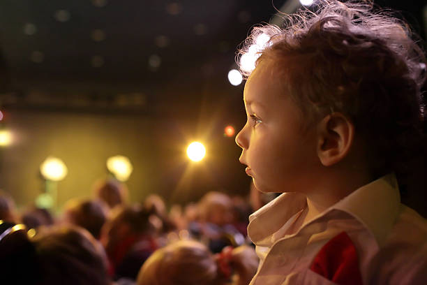 istock Child in the theater 485952622