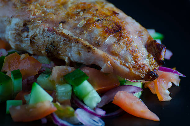 istock Grilled chicken with panzanella salat 485964471