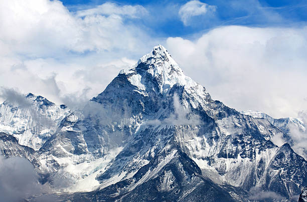 아마다블람 끼우개 있는 네팔 himalaya - mountain range mountain mountain peak himalayas 뉴스 사진 이미지