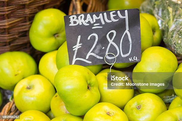 Photo libre de droit de Bramley Pommes De Borough Market À Londres banque d'images et plus d'images libres de droit de Aliment - Aliment, Angleterre, Borough Market