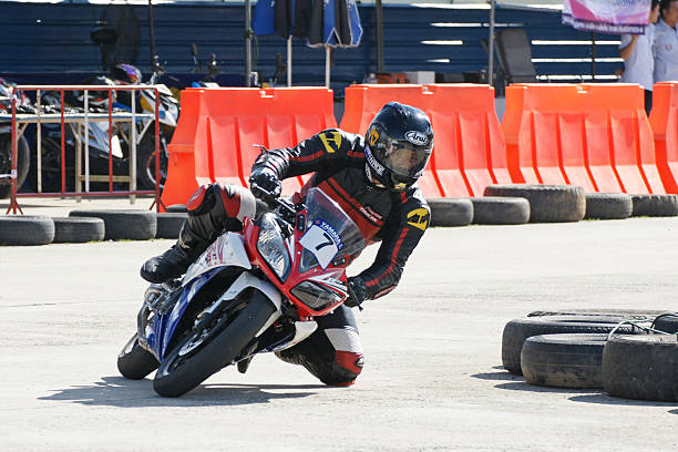 yamaha course de motos de thaïlande - motor racing track motorcycle sports race competition photos et images de collection