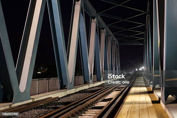 Puente De Acero Vía De Tren Foto de stock y más banco de imágenes de Acero - Acero, Aire libre, Anochecer
