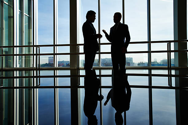 istock Face-to-face business talk 486003475