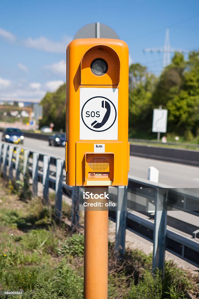 SOS-alemana de teléfono de emergencia Road - Foto de stock de Accidentes y desastres libre de derechos