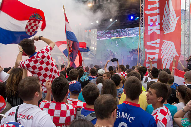 croatian football fans - croatia brazil 個照片及圖片檔