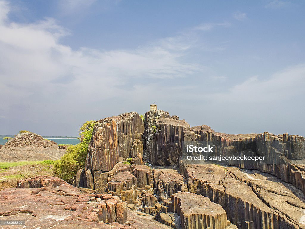 Pietre su un'isola - Foto stock royalty-free di Acqua