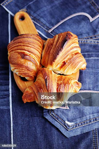 Feito Em Casa Croissant - Fotografias de stock e mais imagens de Bola doce - Bola doce, Bolo - Sobremesa, Comida