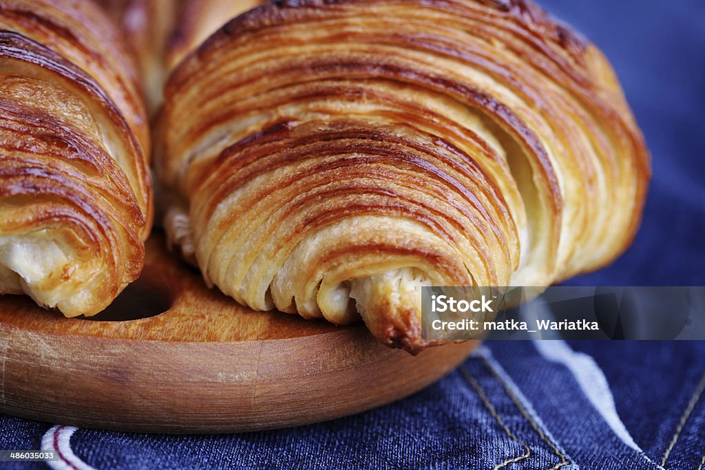 croissant caseiros - Foto de stock de Assar royalty-free