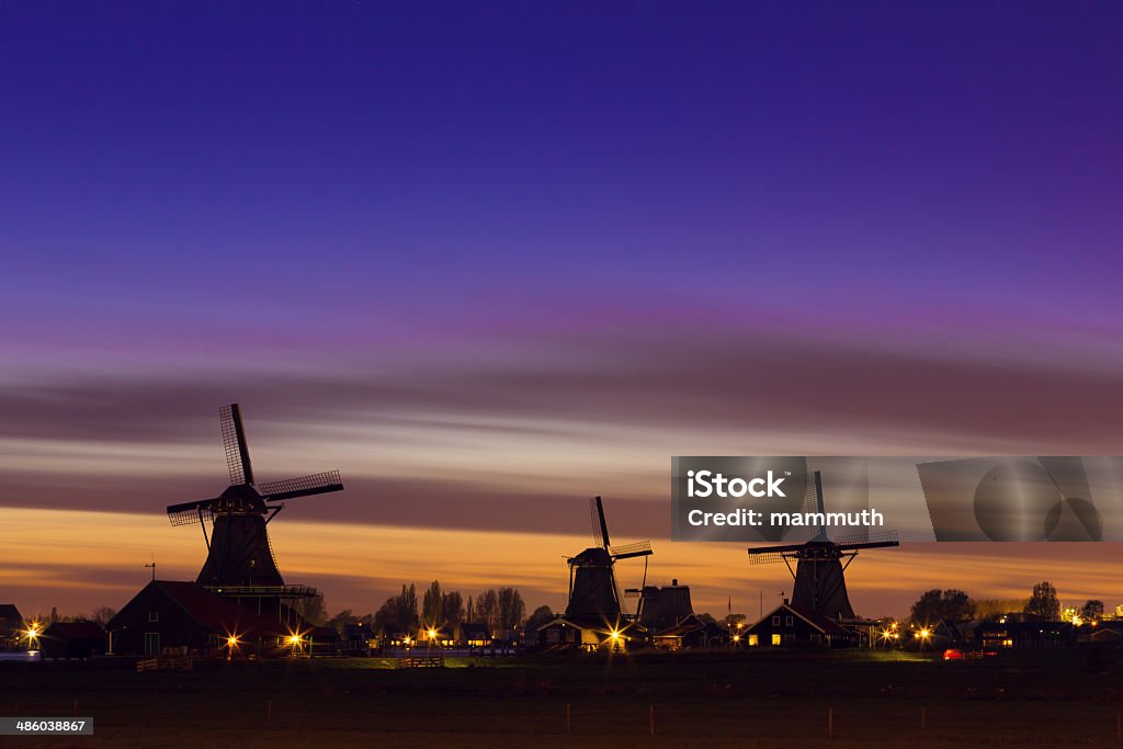 Molinos de viento en los Países Bajos - Foto de stock de Agua libre de derechos