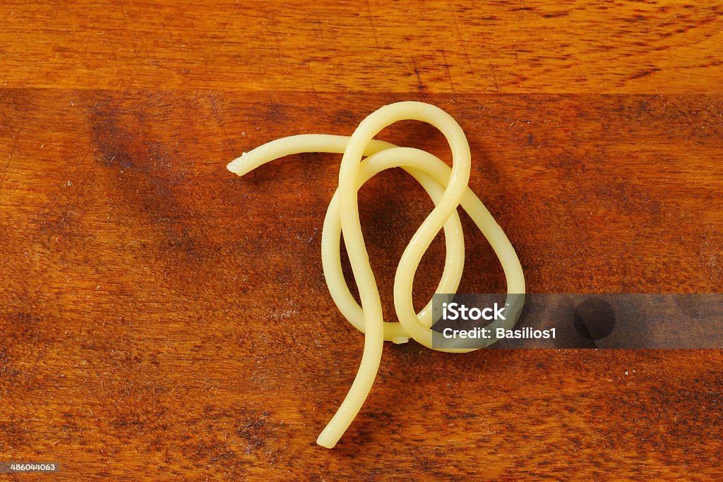 Ein gekochte spaghetti auf einem Tisch - Lizenzfrei Basilikum Stock-Foto