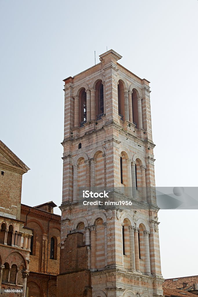 Torre campanaria della Cattedrale di Ferrara (Emilia-Romagna, Italia - Foto stock royalty-free di Ambientazione esterna