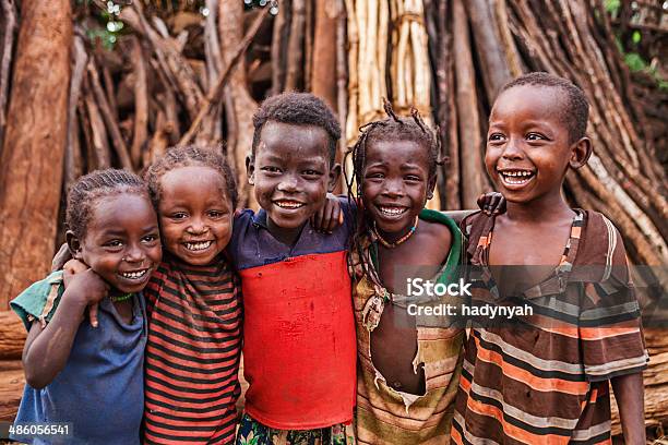 Photo libre de droit de Groupe Denfants Africains Afrique De Lest banque d'images et plus d'images libres de droit de Enfant - Enfant, Afrique, D'origine africaine