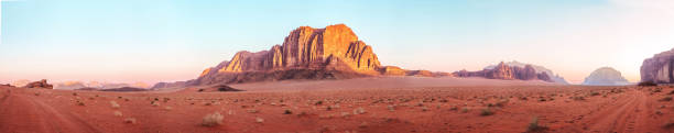 wadi rum - fog desert arabia sunset foto e immagini stock