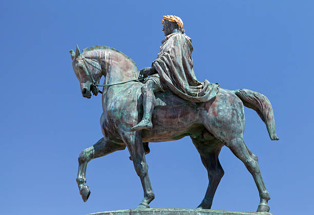 pomnik napoleon i na koniu - corsica statue napoleon bonaparte ajaccio zdjęcia i obrazy z banku zdjęć