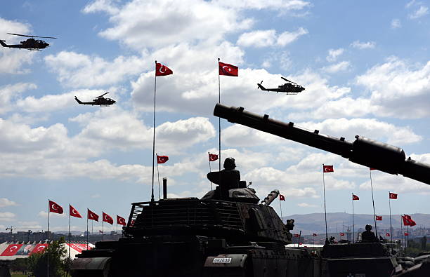 czołgi i śmigłowce turecka armii - land vehicle military air vehicle military army zdjęcia i obrazy z banku zdjęć