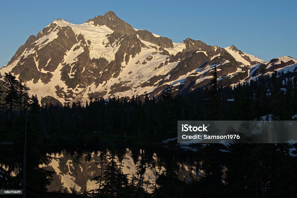 Mt. Shuksan słońca - Zbiór zdjęć royalty-free (Alpenglow)