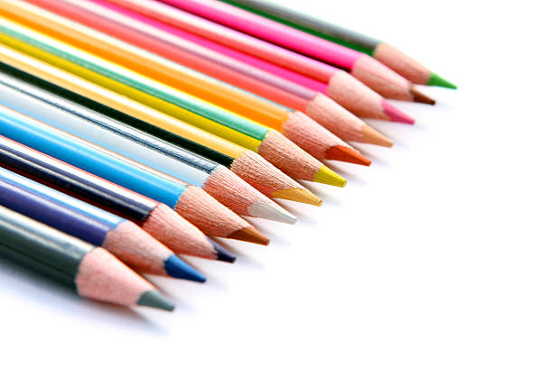 Zestaw kolorowe ołówki na biały – zdjęcie