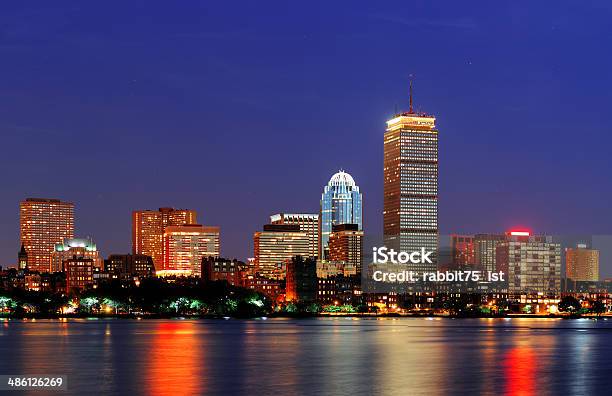 Boston Charles River - zdjęcia stockowe i więcej obrazów Prudential Tower - Prudential Tower, Stan Massachusetts, Architektura