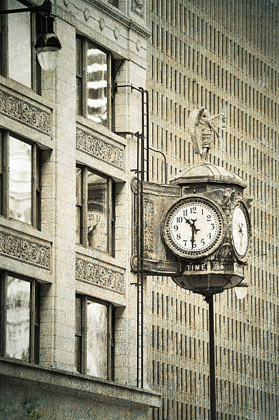 istock Chicago downtown street view 486133055