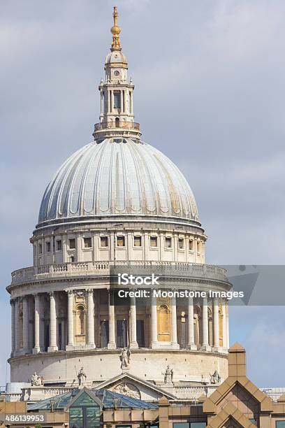 St Pauls Cathedral In London England Stockfoto und mehr Bilder von Architektonisches Detail - Architektonisches Detail, Architektur, Außenaufnahme von Gebäuden