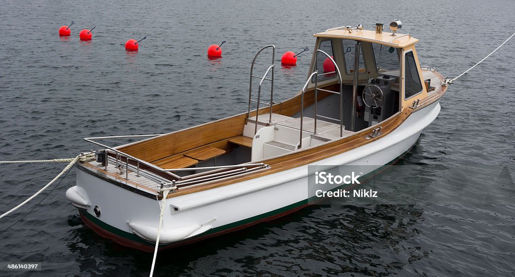 Barca bianca - Foto stock royalty-free di Abitacolo