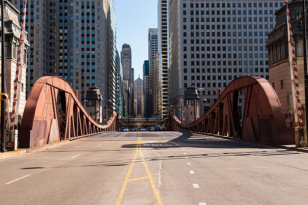 istock Iconic LaSalle Street Bridge 486164479