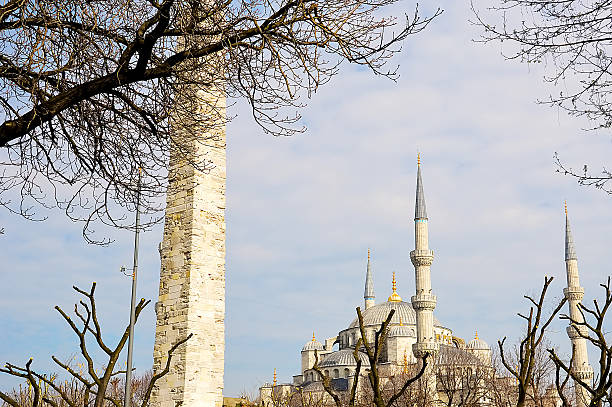 moschea di sultanahmet - looking through window individuality old architecture foto e immagini stock