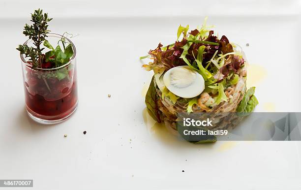 Foto de Tartare De Peixe e mais fotos de stock de Abacate - Abacate, Alimentação Saudável, Alta costura