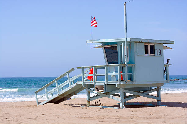 istock Lifeguard hut at Venice Beach in Los Angeles, CA 486171804