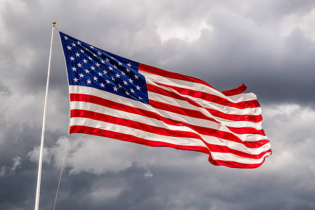 usa-flagge - flag american culture flying sky stock-fotos und bilder