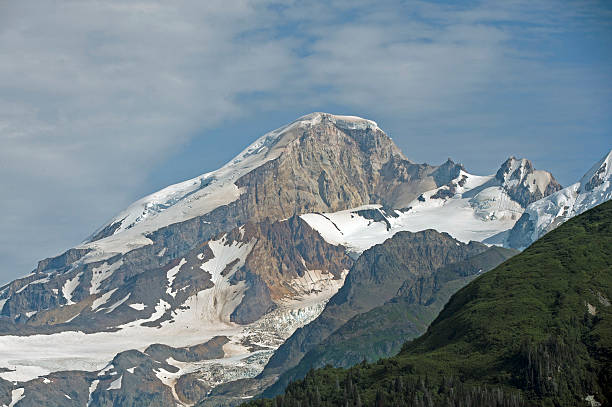 Katmai Mountains Katmai Mountains in summer from lake Clark katmai peninsula stock pictures, royalty-free photos & images