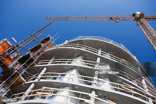 Baustelle Neue Apartment Building Blauen Himmel Stockfoto und mehr Bilder von Architektonische Säule