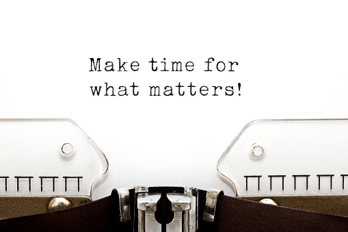 Make time for what matters! printed on an old typewriter.