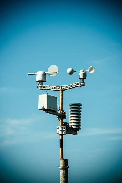 estação meteorológica detalhes - anemometer meteorology measuring wind imagens e fotografias de stock