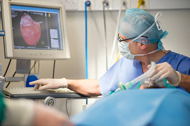 anestezjolog - surgery emergency room hospital operating room zdjęcia i obrazy z banku zdjęć