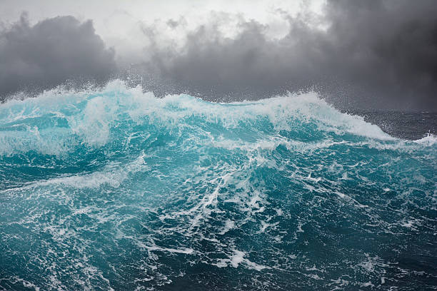 Vague de l'océan pendant une tempête dans l'océan Atlantique - Photo